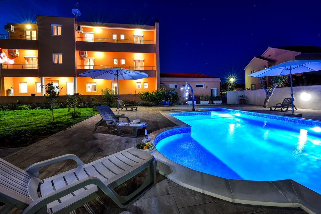 Apartments Bonex Привлака Екстер'єр фото